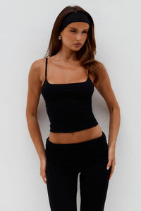 DAMARI SCOOP CAMI TOP - BLACK