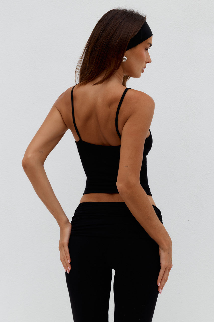 DAMARI SCOOP CAMI TOP - BLACK