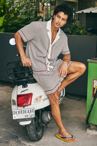 HENRY SHORTS - CHOCOLATE GEO