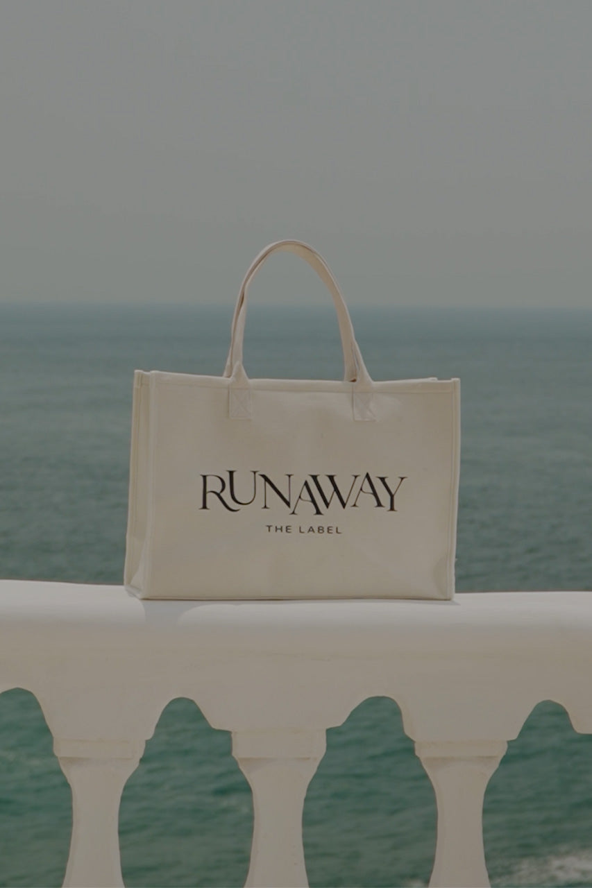 RUNAWAY CANVAS BAG - CREAM